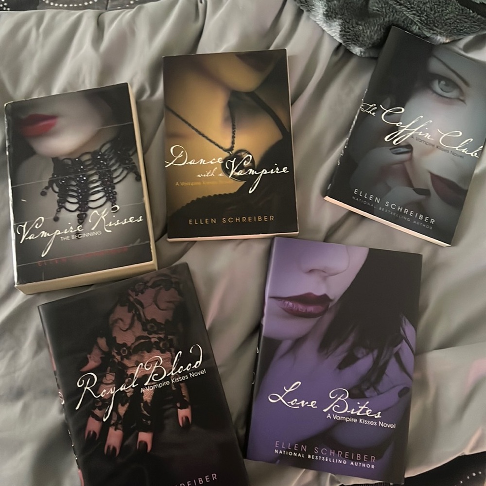 vampire kisses book lot
